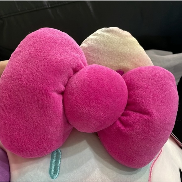 24" Hello Kitty Squishmallows - Picture 3 of 5